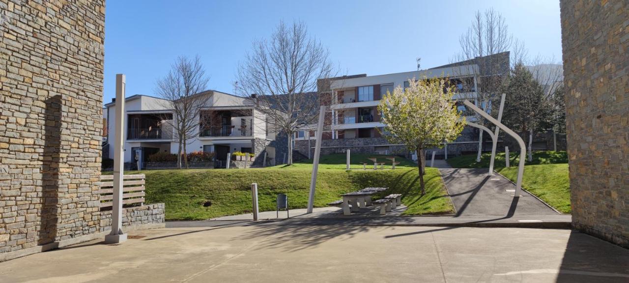 Apto Pirigolf & Pool Margas, Sabinanigo Exterior photo