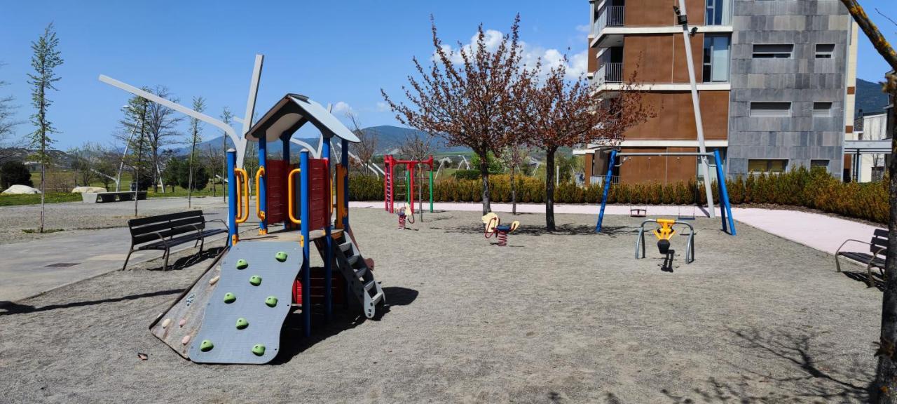 Apto Pirigolf & Pool Margas, Sabinanigo Exterior photo